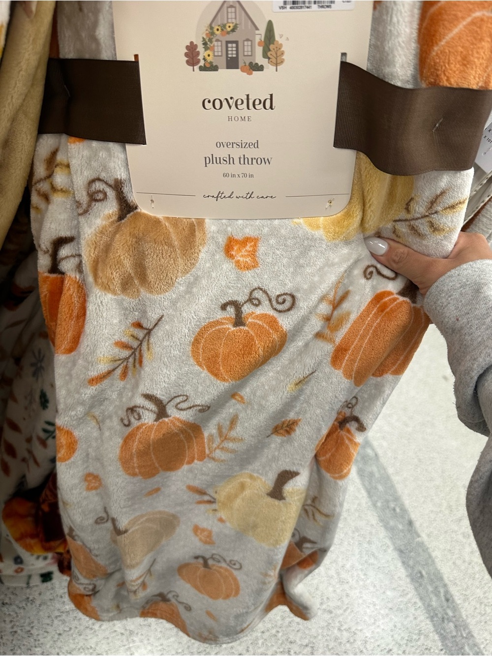 Coveted Home Plush Pumpkin Throw - Orange & Cream Pattern